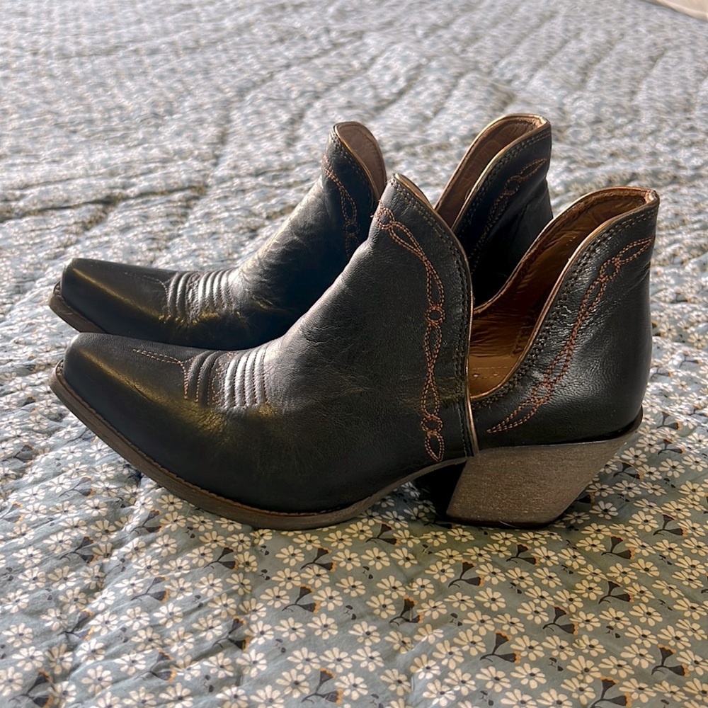 Size 8.5 B ARIAT Short Ankle Western Cowboy Boots Women's Black Leather